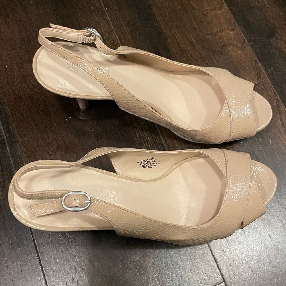 New nude pumps